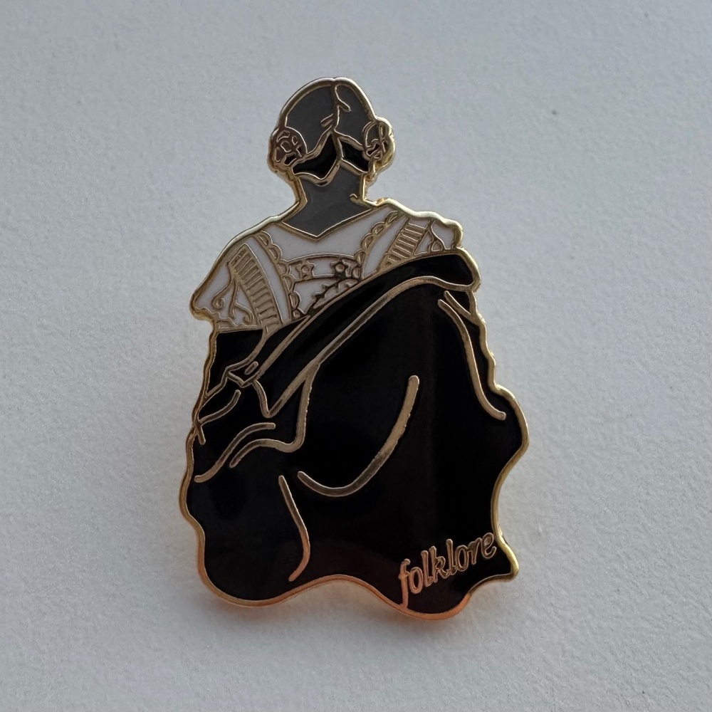 TS Folk Pin - Picture 2 of 3